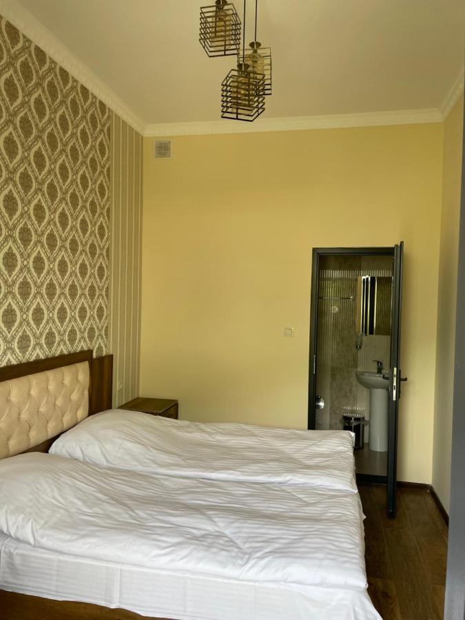 Yolyans Hotel Goris Buitenkant foto