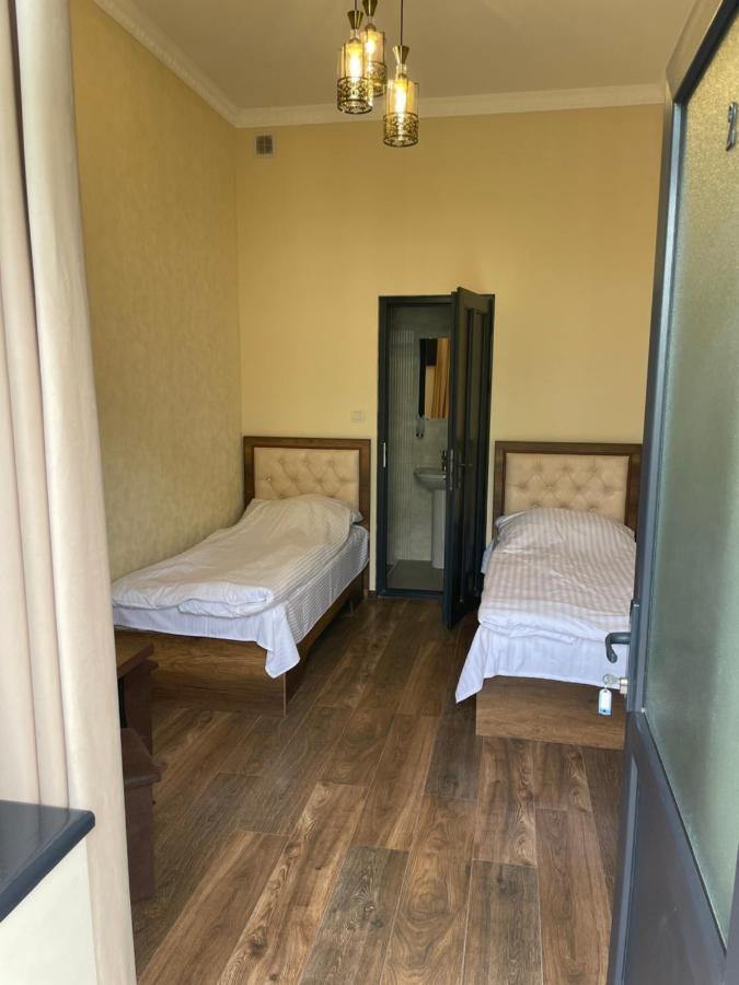 Yolyans Hotel Goris Buitenkant foto